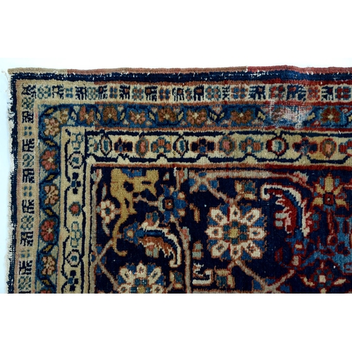 899 - A Fereghan carpet, late 19th c, 301 x 168cm