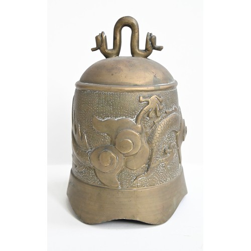 567 - A Chinese bronze bell, early 20th c, 19cm h