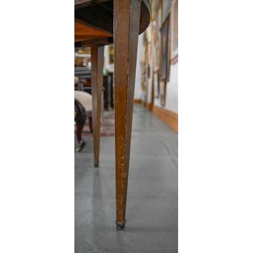 1149 - A mahogany card table, 20th c, with sliding rear centre leg, 75cm h; 45 x 89cm