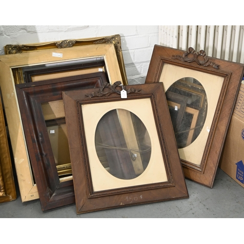 1014 - A 19th c walnut picture frame, 44 x 27cm, a pair of giltwood and composition frames, 61 x 51cm and m... 