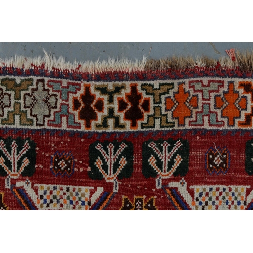 1035 - An Afshar Persian rug, 200 x 123cm
