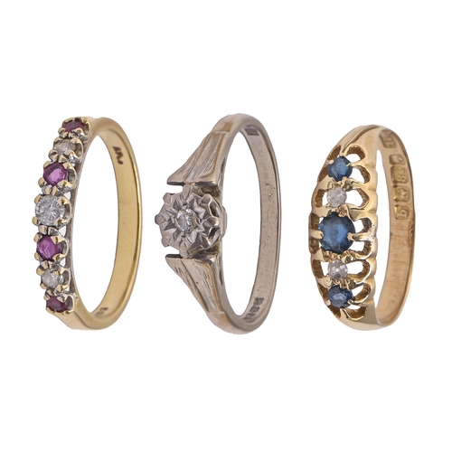 122 - A sapphire and diamond ring, in 18ct gold, Birmingham 1915 and two other gem set 18ct gold rings, 9.... 