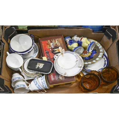 1276 - Miscellaneous ceramics, to include a pair of Staffordshire toby figural condiments