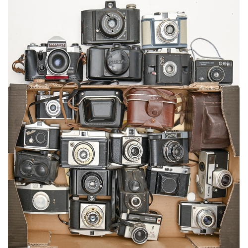 1325 - Photography. A collection of roll film cameras, including Photax, black Bakelite, Ilford, Beirette, ... 