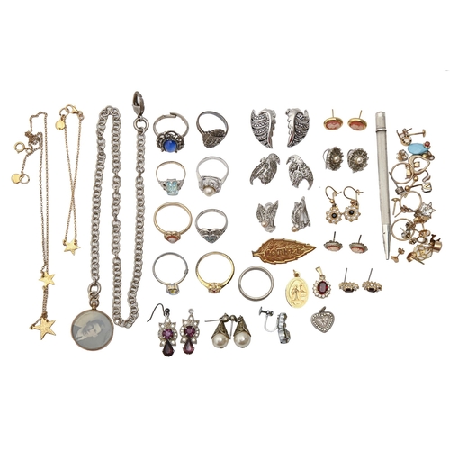 220B - Miscellaneous costume jewellery, to include an Edwardian 9ct gold photo locket, Chester 1904 and a s... 