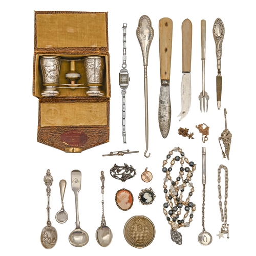 308 - Miscellaneous silver and other articles, to include a silver hafted button hook, costume jewellery a... 