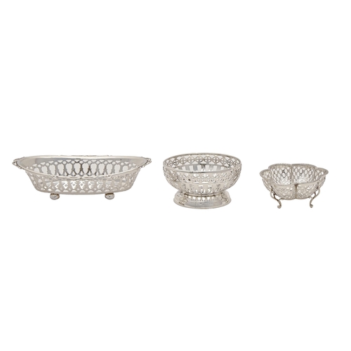 346 - Three pierced silver bonbon dishes, 17.5cm l and smaller, all Birmingham, by various makers, 1912, 1... 