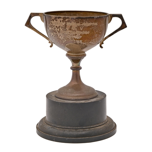 363 - A George V silver trophy cup, 16cm h, marks rubbed, London 1910, 8ozs