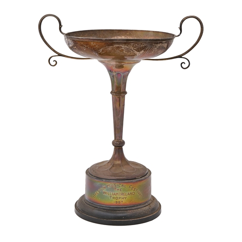 364 - A George V silver trophy cup, 29cm h, marks rubbed, London, c1910, 18ozs excluding plastic stand wit... 