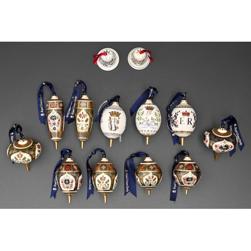 528 - Thirteen Royal Crown Derby Imari pattern and other Christmas tree decorations, late 20th c... 