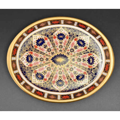 539 - A Royal Crown Derby Imari pattern tray, late 20th c, 19.5cm l, printed mark