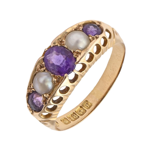 89 - An amethyst and split pearl ring, in 18ct gold, Birmingham 1905, 3.1g, size M