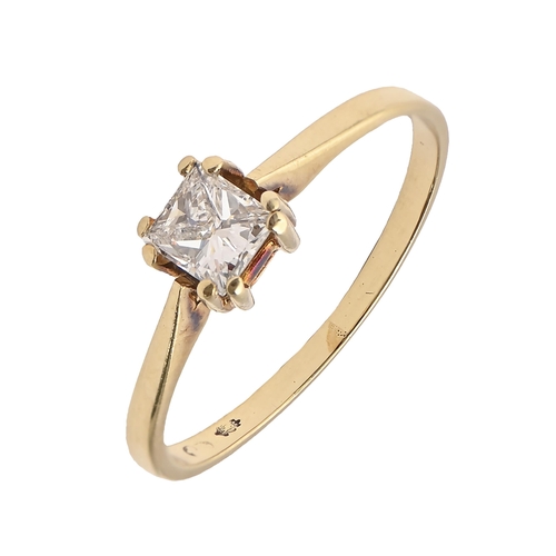 94 - A diamond ring, with princess cut diamond, in gold, 1.4g, size J