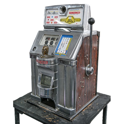 1176 - Mechanical gaming. A Jennings Decibel American slot machine or one armed bandit, polished chrome fro... 