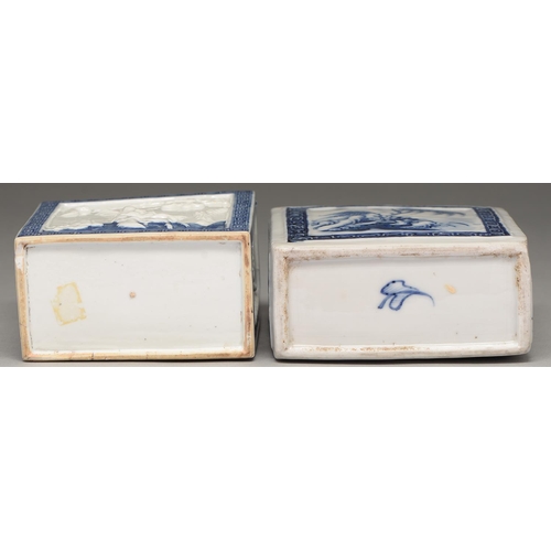 101 - A Chinese moulded blue and white tea caddy and cover, 18th c, with an immortal and deer, bat and pru... 