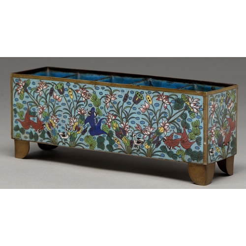 226 - A Chinese brass and cloisonne enamel box, 19th / early 20th c, of rectangular form, enamelled with f... 