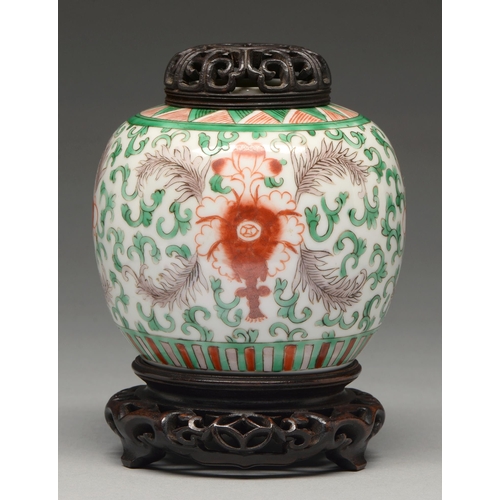 286 - A Chinese famille verte ginger jar, 19th c, enamelled with flowers, feather reliefs and gilt sprigs ... 