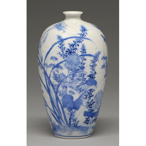 376 - A Seto blue and white vase, Meiping, early 20th c, painted with naturalistic flowers and blossom, 17... 