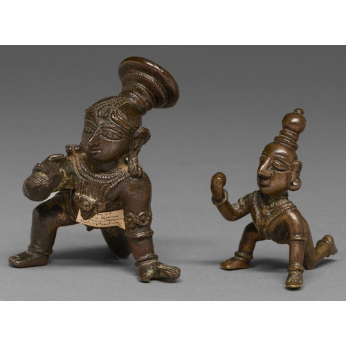 466 - An Indian bronze statuette of a crawling Balakrishna, 18th c, 77mm h and another, similar, smaller s... 