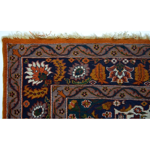 916 - An Indian rug, 126 x 199cm