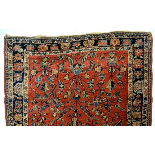 917 - A Sarouk rug, 102 x 157cm