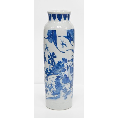 92 - A Chinese blue and white sleeve vase, rolwagen, 19th c or later, painted in Transitional style with ... 