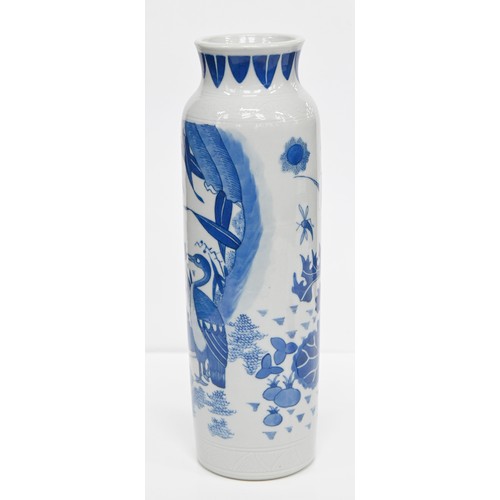 92 - A Chinese blue and white sleeve vase, rolwagen, 19th c or later, painted in Transitional style with ... 