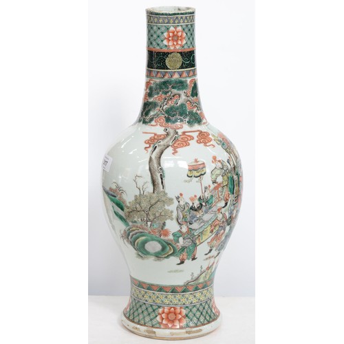 317 - A Chinese famille verte vase, 19th c, enamelled with two dignitaries and their retinue flanked by pl... 