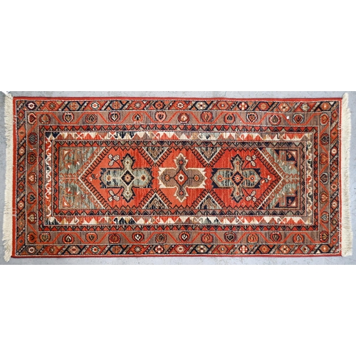 1166 - A pair of rugs, 90 x 186cm