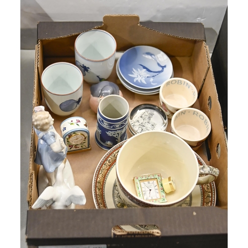 1427 - Miscellaneous ceramics, including a Royal Copenhagen robin, Halcyon Days miniature mantel clock, pai... 