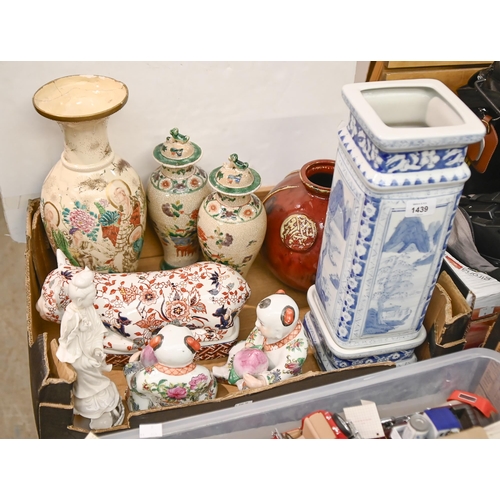 1439 - Miscellaneous Oriental ceramics, including a blanc de Chine figurine of Guanyin, 25cm h, a pair of e... 