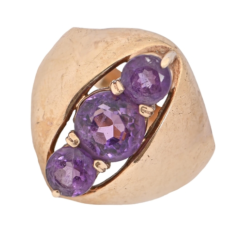 199 - An amethyst ring, in 9ct gold, London 1974, 7g, size L