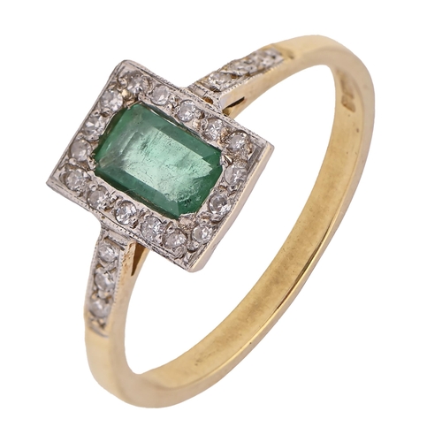 204 - An emerald and diamond ring, in 18ct gold, Sheffield 1997, 2.9g, size O