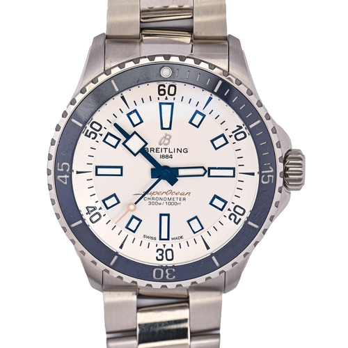 212 - A Breitling stainless steel gentleman's wristwatch, Superocean, 42mm diam, maker's bracelet, maker's... 