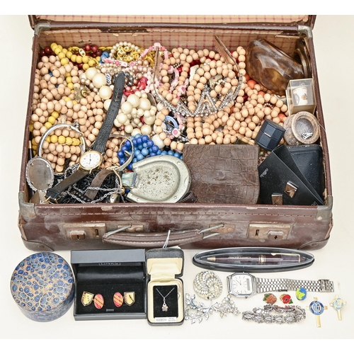 225 - Miscellaneous costume jewellery, to include a diamante tiara, wristwatches etc.