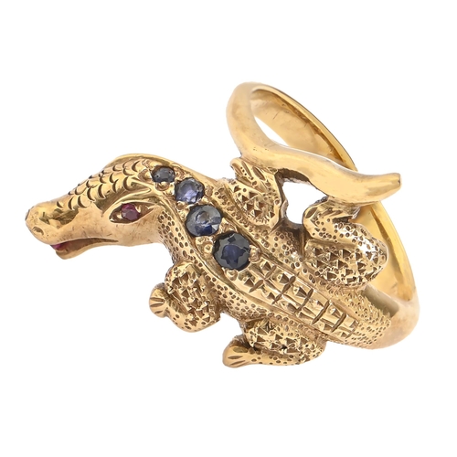 4 - A ruby and sapphire crocodile ring, Sri Lanka, in gold marked 585, 9.7g, size O