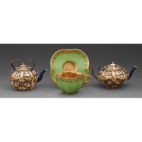 490 - A Royal Crown Derby Old Derby Witches Japan pattern miniature tea kettle and cover and teapot and co... 