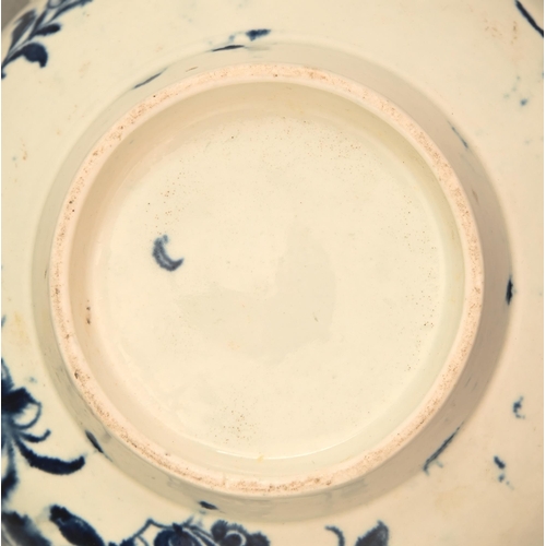 515 - A Worcester blue and white slop basin, c1770,  painted in underglaze blue with the Mansfield pattern... 