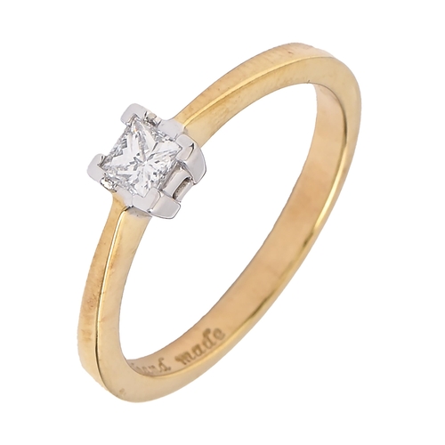 59 - A diamond ring, with princess cut diamond in 18ct gold, 3.8g, size O