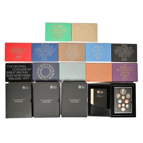 904 - Coins. A quantity of Royal Mint proof and BU sets, late 20th and early 21st c