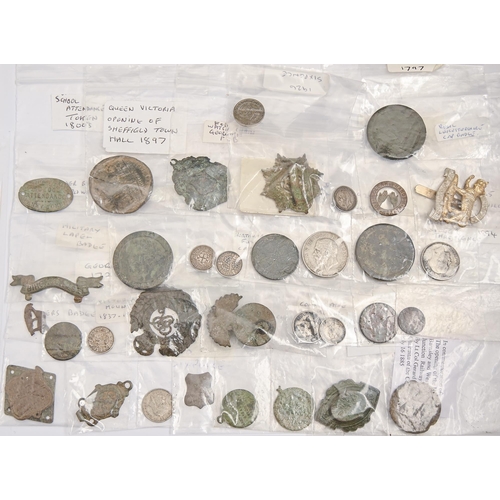 925 - Miscellaneous metal detectorist's finds, including Yorkshire Miner's Association membership badges, ... 