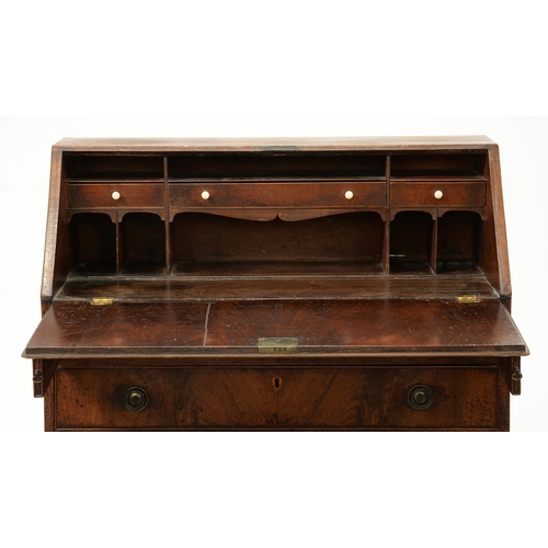 1156 - A George III oak bureau, with fitted interior, 102cm h; 46cm x 91cm