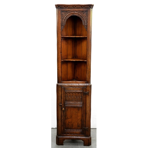 1245 - An oak corner cupboard, 20th c, 166.5cm h; 42 x 24cm