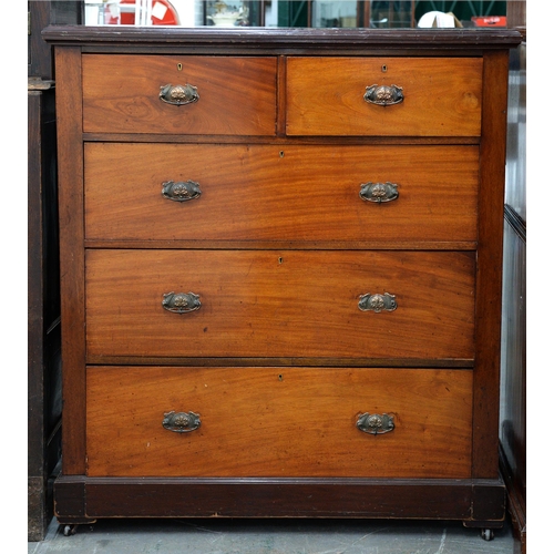 1248 - A Victorian mahogany chest of drawers, 114cm l