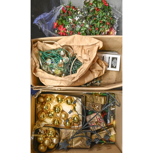 1352 - Miscellaneous vintage Christmas decorations