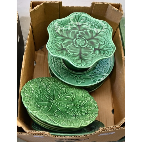 1442 - A Wedgwood green glazed majolica  comport, 22cm diam, a pair of Wedgwood green glazed leaf plates an... 