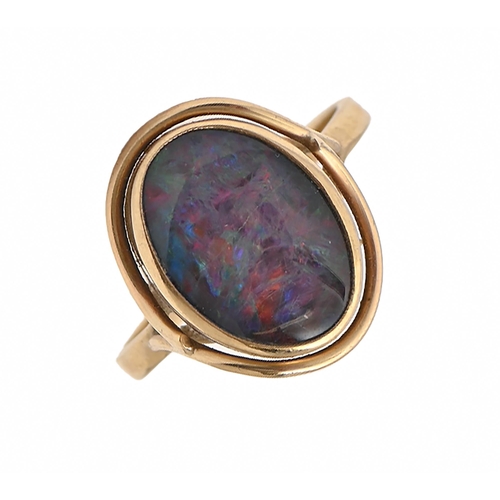 161 - An opal doublet ring in gold marked 9ct, 3.9g, size O