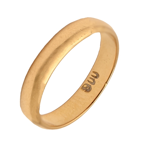 166 - A gold wedding ring, marked 900, 3.8g, size L