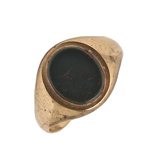 170 - An onyx signet ring in 9ct gold, marks obscured, 4.5g