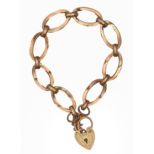 186 - A gold bracelet, of eight oval links and 9ct gold padlock, 19cm l, 13.3g